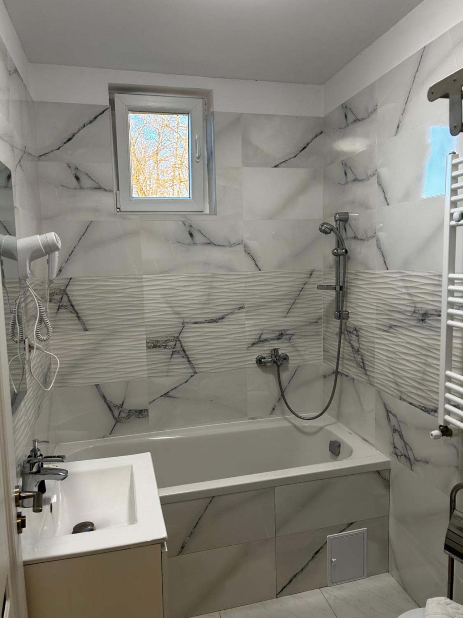 Doftana Apartaments Teşila Екстериор снимка